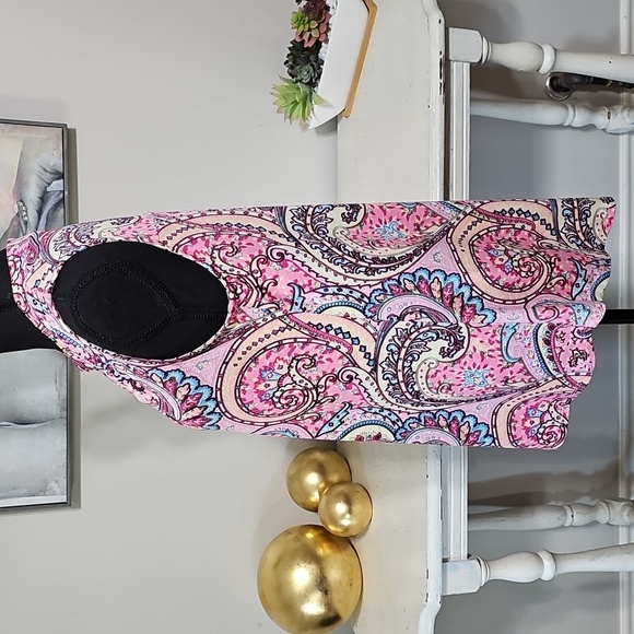 3 for $20 🌸 Southern Divas Boutique Pink Paisley High Low Tunic Tank Medium - Picture 3 of 7